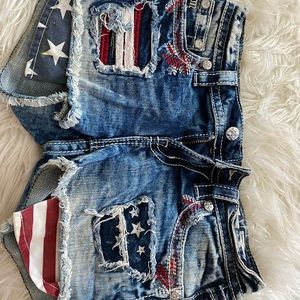 Size 26 signature short miss me’s.